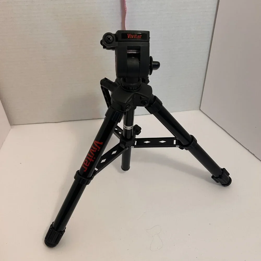 Vivitar 600 Adjustable Tripod w Carrying Case | Lightweight Aluminum Camera Stnd